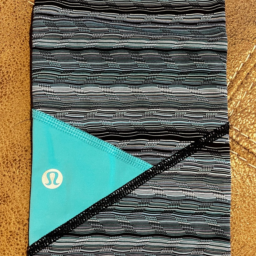 Lululemon Athletica Blue and Black Full-Length Leggings - Picture 4 of 7